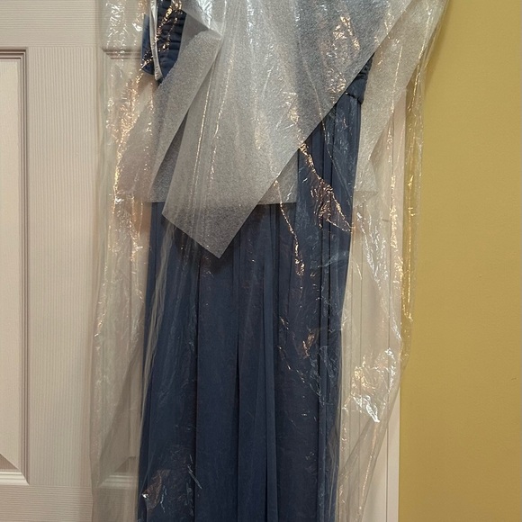 David's Bridal junior bridesmaid dress. - Picture 6 of 10